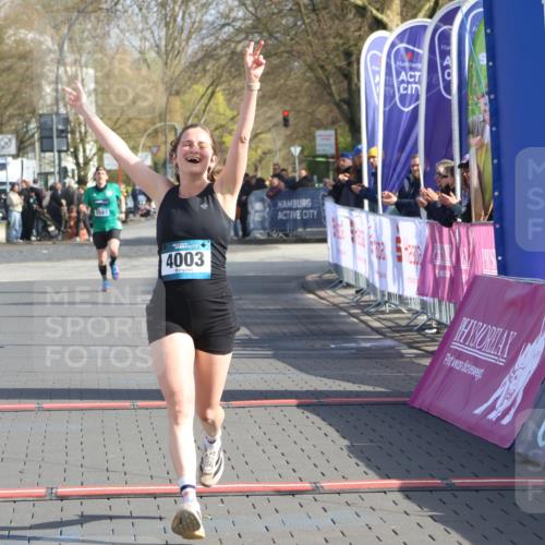 12.04.2026 - 45. Internationalen Wilhelmsburger Insellauf Strokosch-Dieckow http://msf.ph/oto/9452062 12.04.2026 10:21:20 Ziel 2212, 4003 meine-sportfotos.de