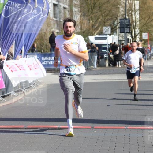 12.04.2026 - 45. Internationalen Wilhelmsburger Insellauf Strokosch-Dieckow http://msf.ph/oto/9452075 12.04.2026 10:33:25 Ziel 5623, 3708, 4322, 3327 meine-sportfotos.de