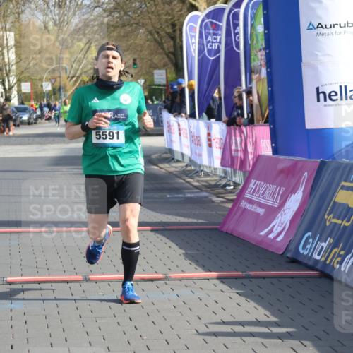 12.04.2026 - 45. Internationalen Wilhelmsburger Insellauf Strokosch-Dieckow http://msf.ph/oto/9452094 12.04.2026 10:21:26 Ziel 5591 meine-sportfotos.de
