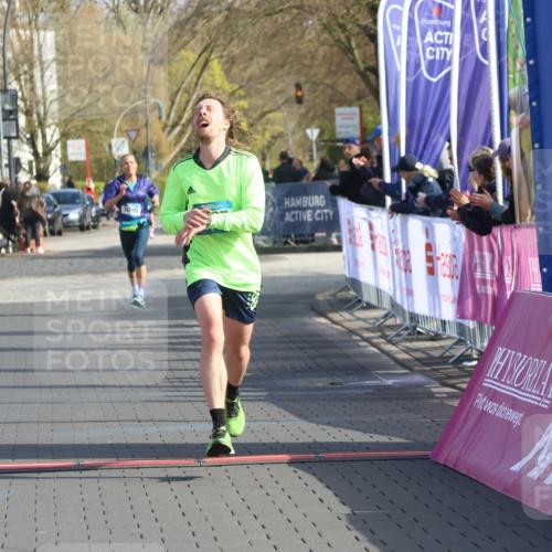 12.04.2026 - 45. Internationalen Wilhelmsburger Insellauf Strokosch-Dieckow http://msf.ph/oto/9452100 12.04.2026 10:21:38 Ziel 2127 meine-sportfotos.de