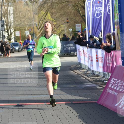 12.04.2026 - 45. Internationalen Wilhelmsburger Insellauf Strokosch-Dieckow http://msf.ph/oto/9452102 12.04.2026 10:21:38 Ziel 2127 meine-sportfotos.de