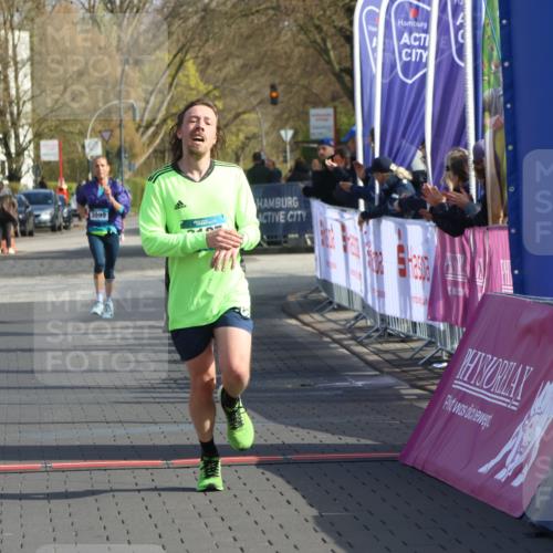 12.04.2026 - 45. Internationalen Wilhelmsburger Insellauf Strokosch-Dieckow http://msf.ph/oto/9452109 12.04.2026 10:21:38 Ziel 2127 meine-sportfotos.de