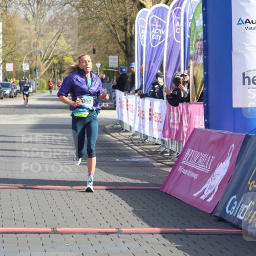 12.04.2026 - 45. Internationalen Wilhelmsburger Insellauf Strokosch-Dieckow http://msf.ph/oto/9452120 12.04.2026 10:21:43 Ziel 2127, 3099 meine-sportfotos.de