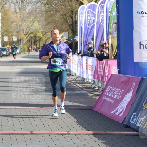 12.04.2026 - 45. Internationalen Wilhelmsburger Insellauf Strokosch-Dieckow http://msf.ph/oto/9452136 12.04.2026 10:21:43 Ziel 2127, 3099 meine-sportfotos.de