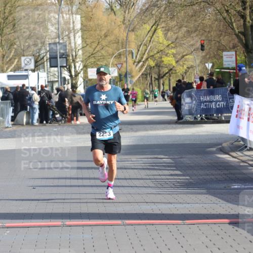 12.04.2026 - 45. Internationalen Wilhelmsburger Insellauf Strokosch-Dieckow http://msf.ph/oto/9452145 12.04.2026 10:21:55 Ziel 2253 meine-sportfotos.de