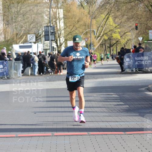 12.04.2026 - 45. Internationalen Wilhelmsburger Insellauf Strokosch-Dieckow http://msf.ph/oto/9452160 12.04.2026 10:21:55 Ziel 2253 meine-sportfotos.de