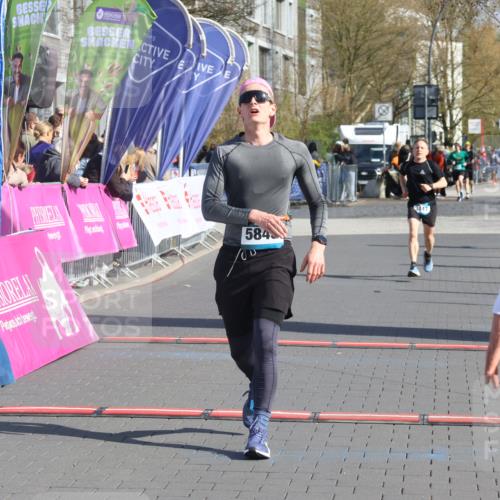 12.04.2026 - 45. Internationalen Wilhelmsburger Insellauf Strokosch-Dieckow http://msf.ph/oto/9452176 12.04.2026 10:33:54 Ziel 5821, 4738, 2893, 5843, 3447 meine-sportfotos.de