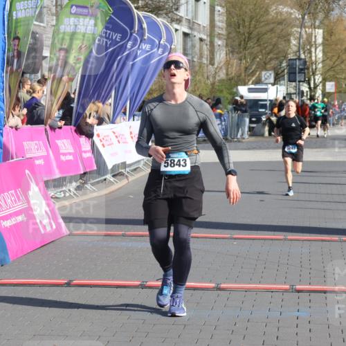 12.04.2026 - 45. Internationalen Wilhelmsburger Insellauf Strokosch-Dieckow http://msf.ph/oto/9452179 12.04.2026 10:33:54 Ziel 5821, 4738, 2893, 5843, 3447 meine-sportfotos.de