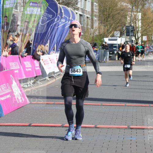 12.04.2026 - 45. Internationalen Wilhelmsburger Insellauf Strokosch-Dieckow http://msf.ph/oto/9452180 12.04.2026 10:33:54 Ziel 5821, 4738, 2893, 5843, 3447 meine-sportfotos.de