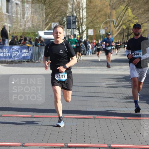 12.04.2026 - 45. Internationalen Wilhelmsburger Insellauf Strokosch-Dieckow http://msf.ph/oto/9452186 12.04.2026 10:33:57 Ziel 5843, 3447, 4441 meine-sportfotos.de