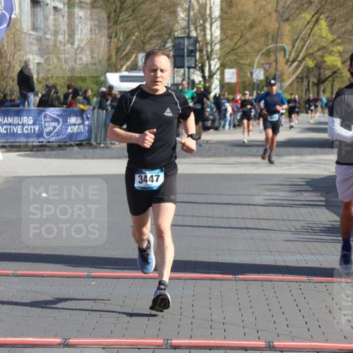12.04.2026 - 45. Internationalen Wilhelmsburger Insellauf Strokosch-Dieckow http://msf.ph/oto/9452193 12.04.2026 10:33:57 Ziel 5843, 3447, 4441 meine-sportfotos.de