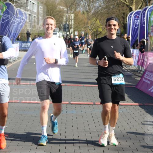 12.04.2026 - 45. Internationalen Wilhelmsburger Insellauf Strokosch-Dieckow http://msf.ph/oto/9452249 12.04.2026 10:34:21 Ziel 4196, 5238, 5239, 5294, 3841 meine-sportfotos.de