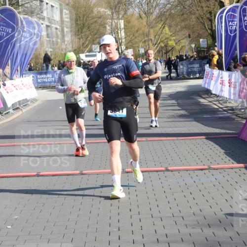 12.04.2026 - 45. Internationalen Wilhelmsburger Insellauf Strokosch-Dieckow http://msf.ph/oto/9452261 12.04.2026 10:34:26 Ziel 3841, 3605, 2547, 3424, 3924 meine-sportfotos.de