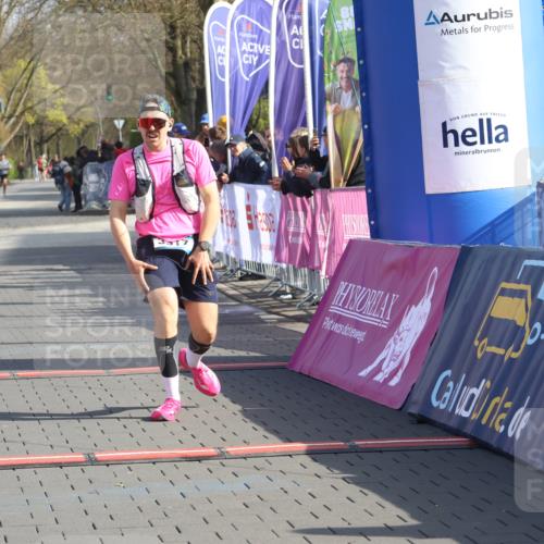 12.04.2026 - 45. Internationalen Wilhelmsburger Insellauf Strokosch-Dieckow http://msf.ph/oto/9452262 12.04.2026 10:22:21 Ziel 3930, 3317, 3771 meine-sportfotos.de