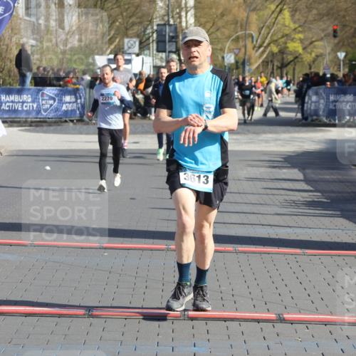 12.04.2026 - 45. Internationalen Wilhelmsburger Insellauf Strokosch-Dieckow http://msf.ph/oto/9452303 12.04.2026 10:34:43 Ziel 3613, 2270 meine-sportfotos.de