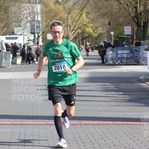 12.04.2026 - 45. Internationalen Wilhelmsburger Insellauf Strokosch-Dieckow http://msf.ph/oto/9452307 12.04.2026 10:22:28 Ziel 3771, 2010 meine-sportfotos.de