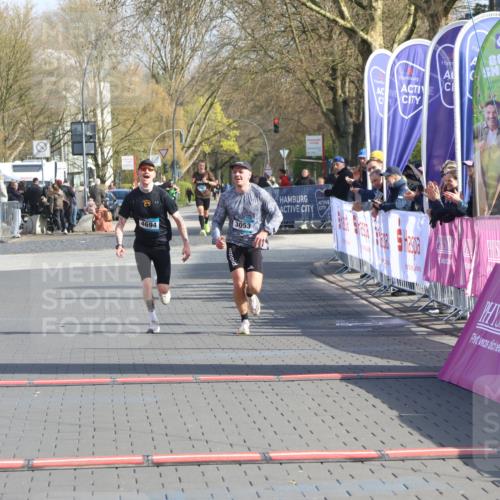 12.04.2026 - 45. Internationalen Wilhelmsburger Insellauf Strokosch-Dieckow http://msf.ph/oto/9452312 12.04.2026 10:22:40 Ziel 3053, 4694 meine-sportfotos.de