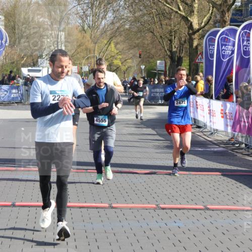 12.04.2026 - 45. Internationalen Wilhelmsburger Insellauf Strokosch-Dieckow http://msf.ph/oto/9452314 12.04.2026 10:34:48 Ziel 2270, 4555, 2472, 2559, 3636, 3929 meine-sportfotos.de