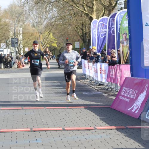 12.04.2026 - 45. Internationalen Wilhelmsburger Insellauf Strokosch-Dieckow http://msf.ph/oto/9452324 12.04.2026 10:22:41 Ziel 3053, 4694 meine-sportfotos.de