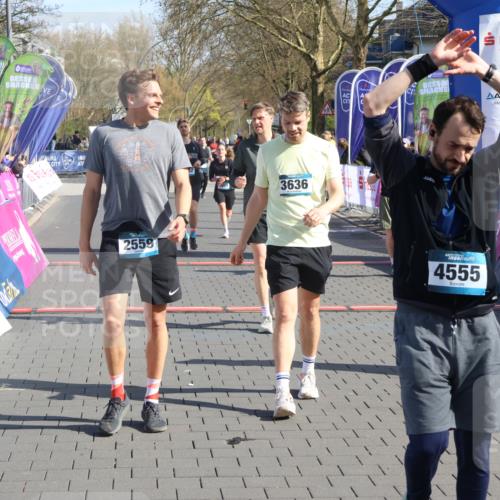 12.04.2026 - 45. Internationalen Wilhelmsburger Insellauf Strokosch-Dieckow http://msf.ph/oto/9452328 12.04.2026 10:34:52 Ziel 4555, 2472, 2559, 3636, 3929, 5480, 3042, 3065 meine-sportfotos.de