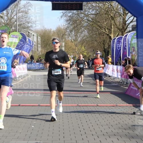 12.04.2026 - 45. Internationalen Wilhelmsburger Insellauf Strokosch-Dieckow http://msf.ph/oto/9452376 12.04.2026 10:35:05 Ziel 3485, 3133, 4807, 3385 meine-sportfotos.de