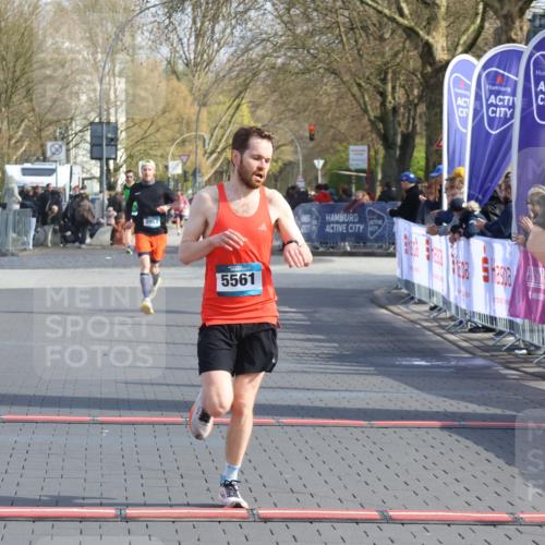 12.04.2026 - 45. Internationalen Wilhelmsburger Insellauf Strokosch-Dieckow http://msf.ph/oto/9452389 12.04.2026 10:22:55 Ziel 5507, 5561 meine-sportfotos.de