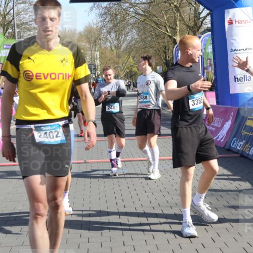 12.04.2026 - 45. Internationalen Wilhelmsburger Insellauf Strokosch-Dieckow http://msf.ph/oto/9452397 12.04.2026 10:35:14 Ziel 2402, 2917, 2459, 2488, 2482, 4108, 3324 meine-sportfotos.de