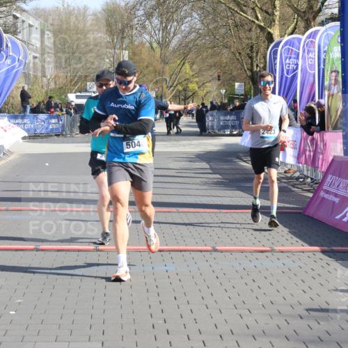 12.04.2026 - 45. Internationalen Wilhelmsburger Insellauf Strokosch-Dieckow http://msf.ph/oto/9452406 12.04.2026 10:35:25 Ziel 5036, 5048, 2423, 2814, 4000, 5551 meine-sportfotos.de