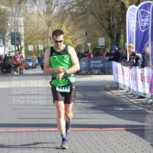 12.04.2026 - 45. Internationalen Wilhelmsburger Insellauf Strokosch-Dieckow http://msf.ph/oto/9452420 12.04.2026 10:23:05 Ziel 5271 meine-sportfotos.de