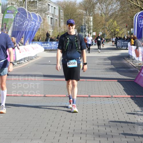 12.04.2026 - 45. Internationalen Wilhelmsburger Insellauf Strokosch-Dieckow http://msf.ph/oto/9452425 12.04.2026 10:35:31 Ziel 4000, 5551, 4109 meine-sportfotos.de