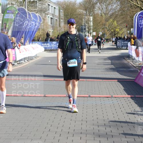 12.04.2026 - 45. Internationalen Wilhelmsburger Insellauf Strokosch-Dieckow http://msf.ph/oto/9452426 12.04.2026 10:35:31 Ziel 4000, 5551, 4109 meine-sportfotos.de