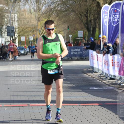 12.04.2026 - 45. Internationalen Wilhelmsburger Insellauf Strokosch-Dieckow http://msf.ph/oto/9452427 12.04.2026 10:23:05 Ziel 5271 meine-sportfotos.de