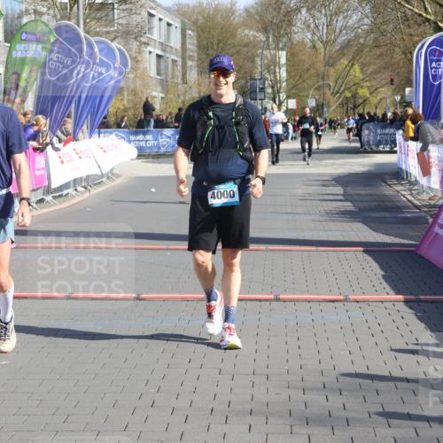 12.04.2026 - 45. Internationalen Wilhelmsburger Insellauf Strokosch-Dieckow http://msf.ph/oto/9452429 12.04.2026 10:35:32 Ziel 4000, 5551, 4109, 2497 meine-sportfotos.de