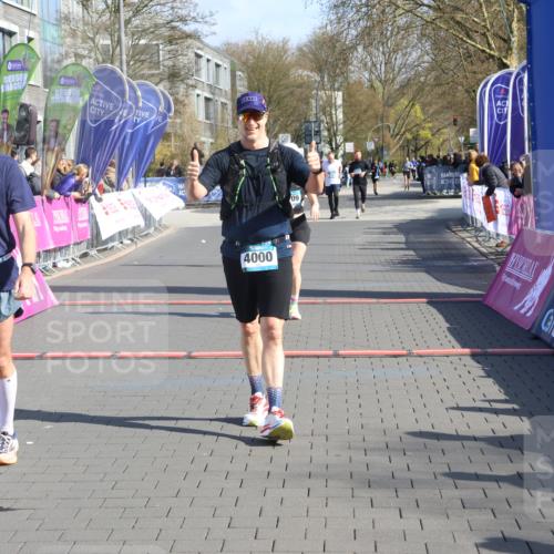 12.04.2026 - 45. Internationalen Wilhelmsburger Insellauf Strokosch-Dieckow http://msf.ph/oto/9452444 12.04.2026 10:35:33 Ziel 5551, 4109, 2497 meine-sportfotos.de