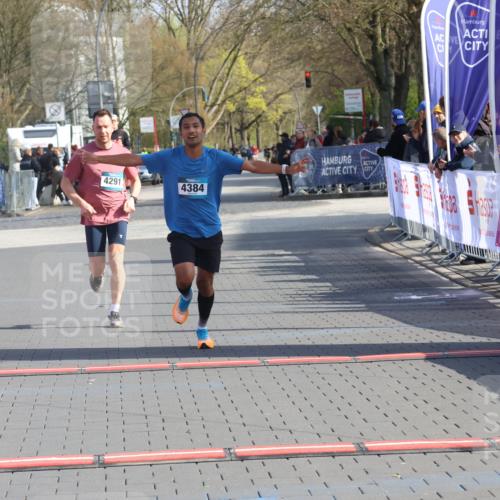 12.04.2026 - 45. Internationalen Wilhelmsburger Insellauf Strokosch-Dieckow http://msf.ph/oto/9452446 12.04.2026 10:23:15 Ziel 4384, 4291 meine-sportfotos.de