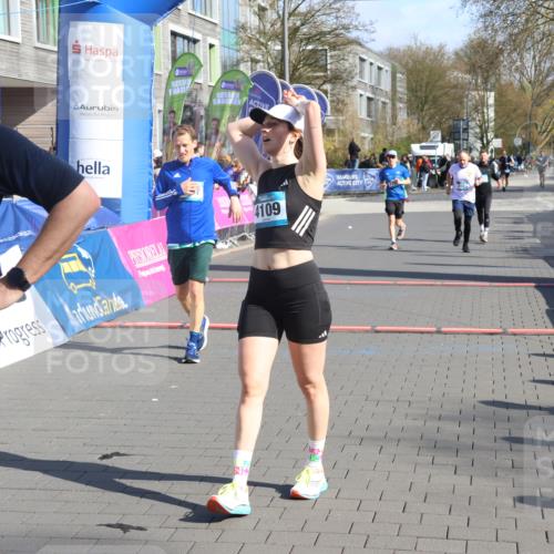 12.04.2026 - 45. Internationalen Wilhelmsburger Insellauf Strokosch-Dieckow http://msf.ph/oto/9452455 12.04.2026 10:35:37 Ziel 4109, 2497, 2583, 3759 meine-sportfotos.de