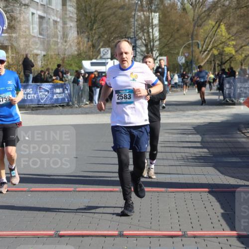 12.04.2026 - 45. Internationalen Wilhelmsburger Insellauf Strokosch-Dieckow http://msf.ph/oto/9452463 12.04.2026 10:35:40 Ziel 2497, 2583, 3759, 4127 meine-sportfotos.de