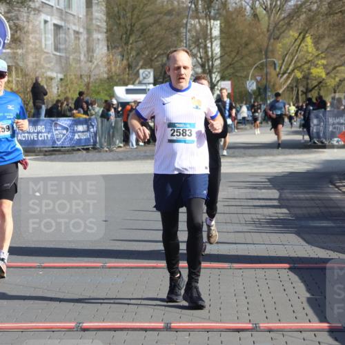 12.04.2026 - 45. Internationalen Wilhelmsburger Insellauf Strokosch-Dieckow http://msf.ph/oto/9452468 12.04.2026 10:35:40 Ziel 2497, 2583, 3759, 4127 meine-sportfotos.de