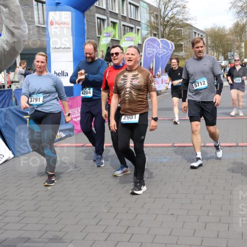 12.04.2026 - 45. Internationalen Wilhelmsburger Insellauf Strokosch-Dieckow http://msf.ph/oto/9452522 12.04.2026 13:09:33 Ziel 3406, 3359, 2981, 5712, 3791, 4453, 4204, 4611, 2440, 2011 meine-sportfotos.de