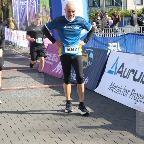 12.04.2026 - 45. Internationalen Wilhelmsburger Insellauf Strokosch-Dieckow http://msf.ph/oto/9452546 12.04.2026 10:36:13 Ziel 5042, 4050, 5589, 3084, 3516 meine-sportfotos.de