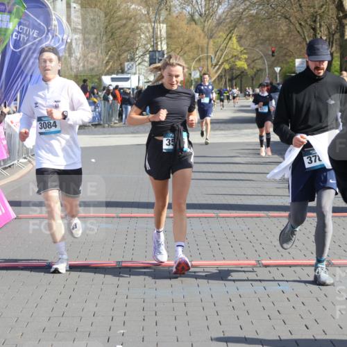 12.04.2026 - 45. Internationalen Wilhelmsburger Insellauf Strokosch-Dieckow http://msf.ph/oto/9452579 12.04.2026 10:36:17 Ziel 5589, 3084, 3516 meine-sportfotos.de