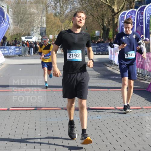 12.04.2026 - 45. Internationalen Wilhelmsburger Insellauf Strokosch-Dieckow http://msf.ph/oto/9452609 12.04.2026 10:36:26 Ziel 3221, 2192, 3731, 4118 meine-sportfotos.de