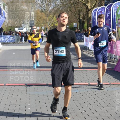12.04.2026 - 45. Internationalen Wilhelmsburger Insellauf Strokosch-Dieckow http://msf.ph/oto/9452617 12.04.2026 10:36:26 Ziel 3221, 2192, 3731, 4118 meine-sportfotos.de