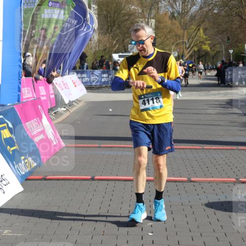 12.04.2026 - 45. Internationalen Wilhelmsburger Insellauf Strokosch-Dieckow http://msf.ph/oto/9452620 12.04.2026 10:36:29 Ziel 2192, 3731, 4118 meine-sportfotos.de