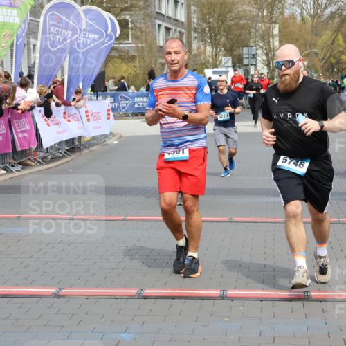 12.04.2026 - 45. Internationalen Wilhelmsburger Insellauf Strokosch-Dieckow http://msf.ph/oto/9452627 12.04.2026 13:09:18 Ziel 4039, 4901, 5746, 2560, 5229, 2077, 2923 meine-sportfotos.de