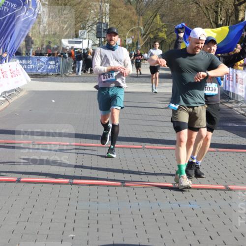 12.04.2026 - 45. Internationalen Wilhelmsburger Insellauf Strokosch-Dieckow http://msf.ph/oto/9452674 12.04.2026 10:36:43 Ziel 4172, 4030, 5291 meine-sportfotos.de
