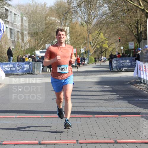 12.04.2026 - 45. Internationalen Wilhelmsburger Insellauf Strokosch-Dieckow http://msf.ph/oto/9452717 12.04.2026 10:24:44 Ziel 4052 meine-sportfotos.de