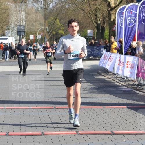 12.04.2026 - 45. Internationalen Wilhelmsburger Insellauf Strokosch-Dieckow http://msf.ph/oto/9452721 12.04.2026 10:36:51 Ziel 2446 meine-sportfotos.de