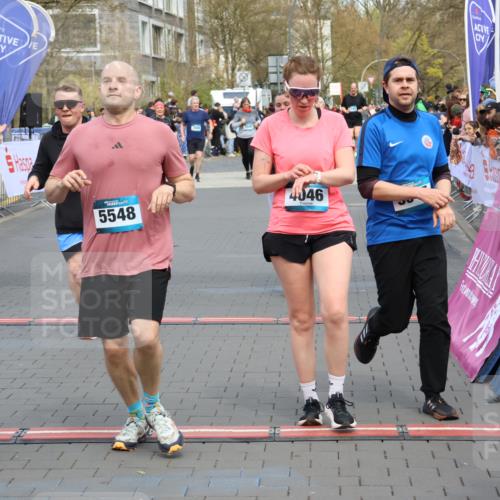 12.04.2026 - 45. Internationalen Wilhelmsburger Insellauf Strokosch-Dieckow http://msf.ph/oto/9452740 12.04.2026 13:08:49 Ziel 4454, 4046, 4824, 5548, 5547, 4640, 5231, 5306 meine-sportfotos.de