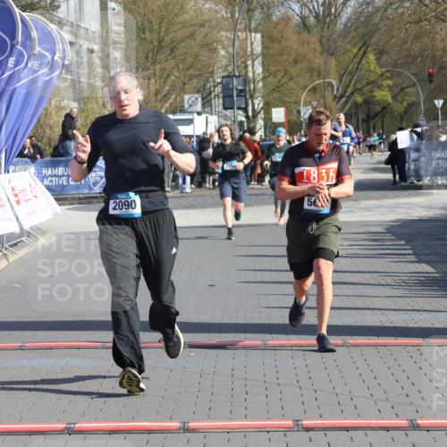 12.04.2026 - 45. Internationalen Wilhelmsburger Insellauf Strokosch-Dieckow http://msf.ph/oto/9452742 12.04.2026 10:36:56 Ziel 2090, 5691 meine-sportfotos.de